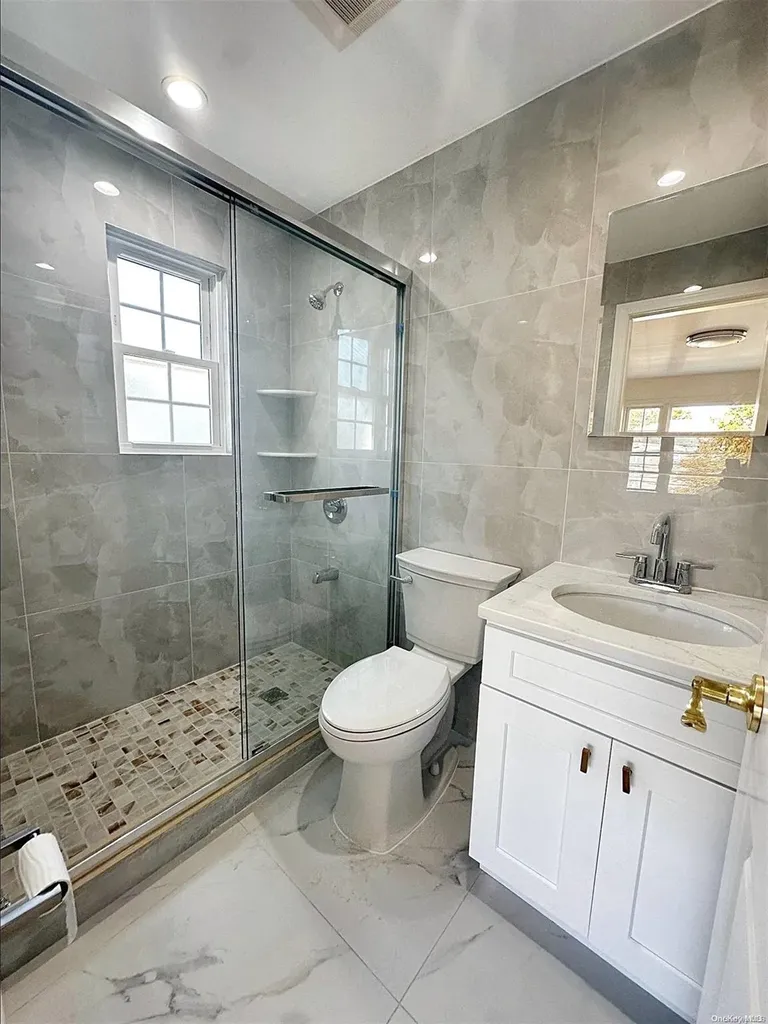 89-04 Aubrey Avenue Glendale NY 11385