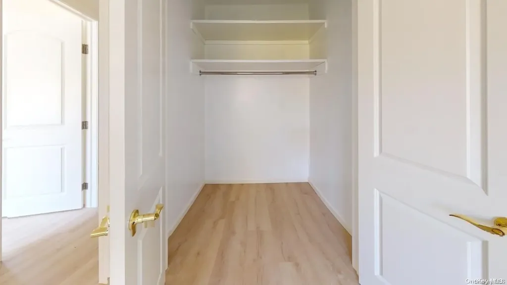 89-04 Aubrey Avenue Glendale NY 11385