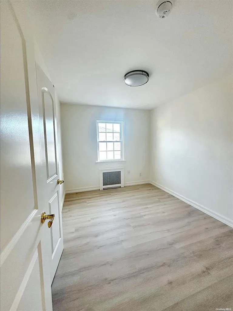 89-04 Aubrey Avenue Glendale NY 11385