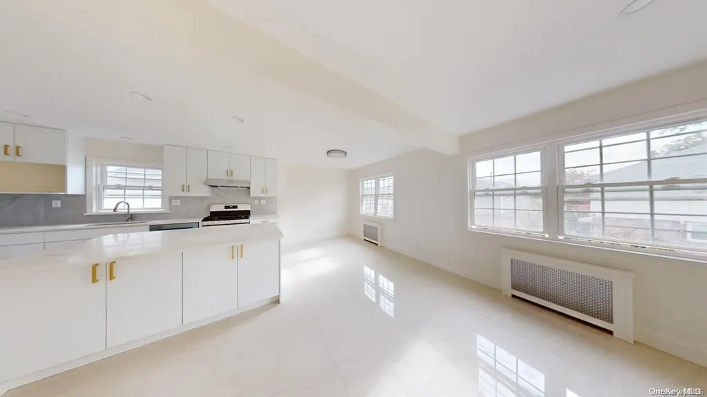 89-04 Aubrey Avenue Glendale NY 11385