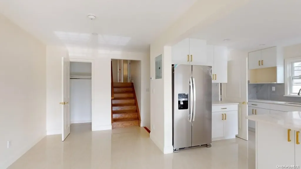 89-04 Aubrey Avenue Glendale NY 11385