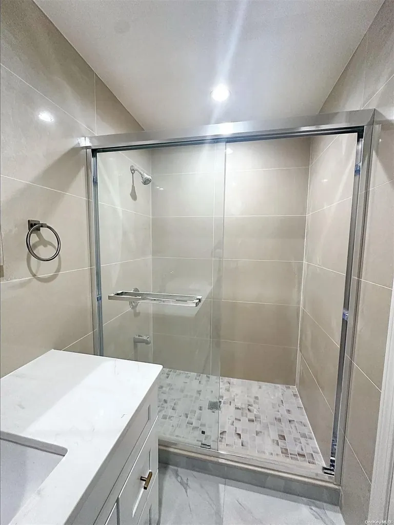 89-04 Aubrey Avenue Glendale NY 11385