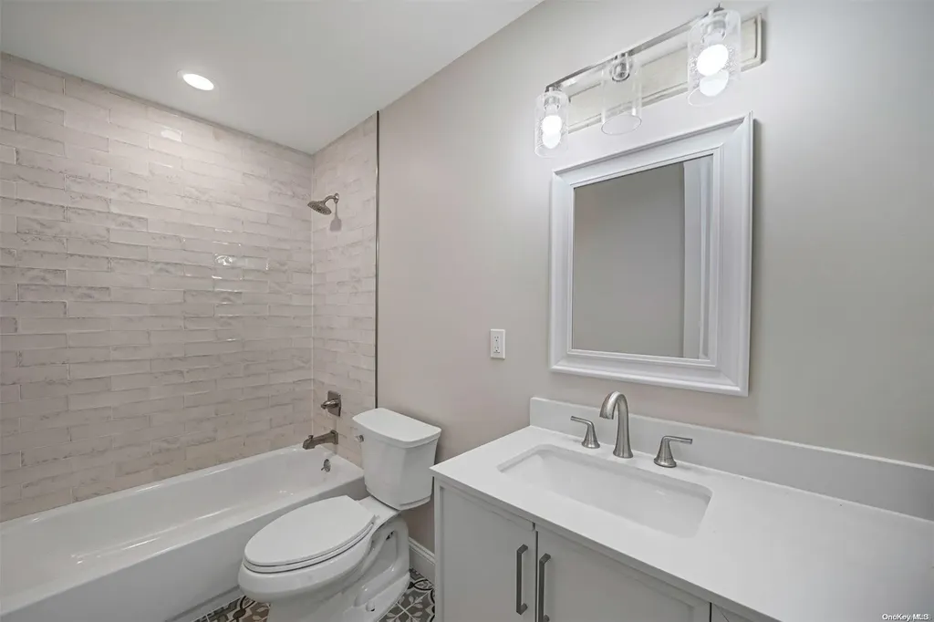 1327 Elayne Avenue Bay Shore NY 11706