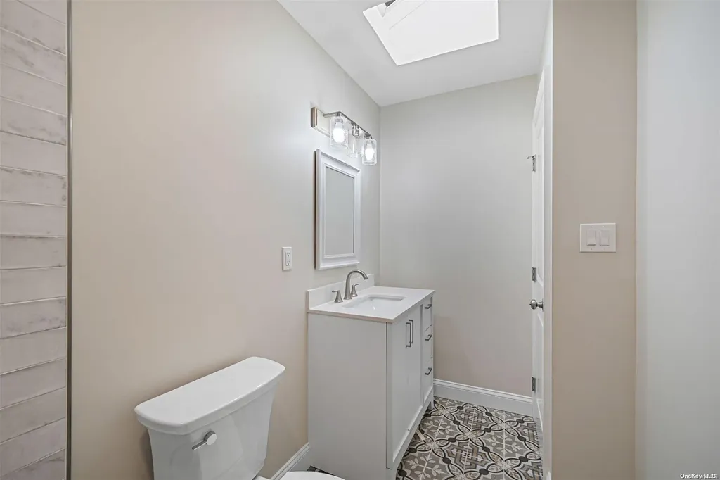 1327 Elayne Avenue Bay Shore NY 11706