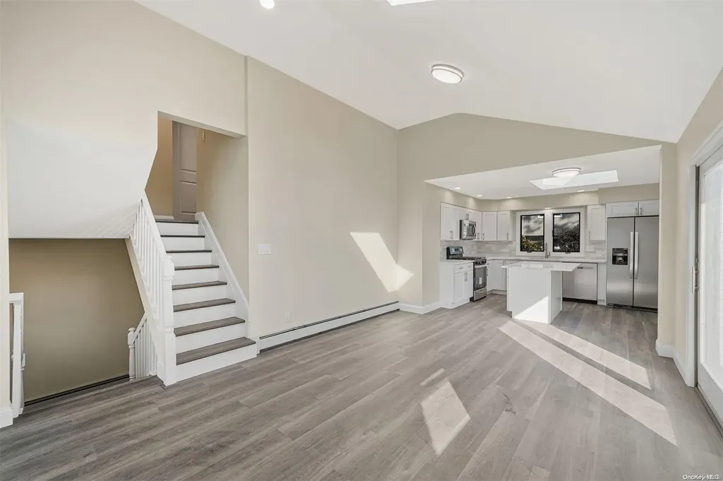1327 Elayne Avenue Bay Shore NY 11706