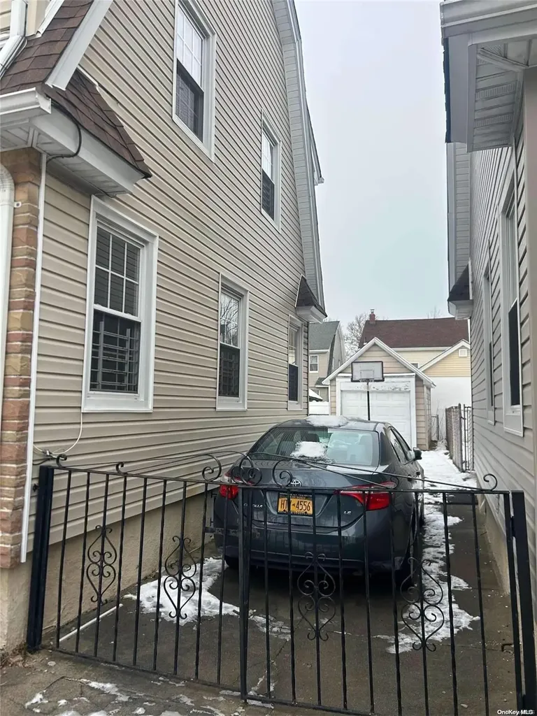 191-17 112th Road Saint Albans NY 11412