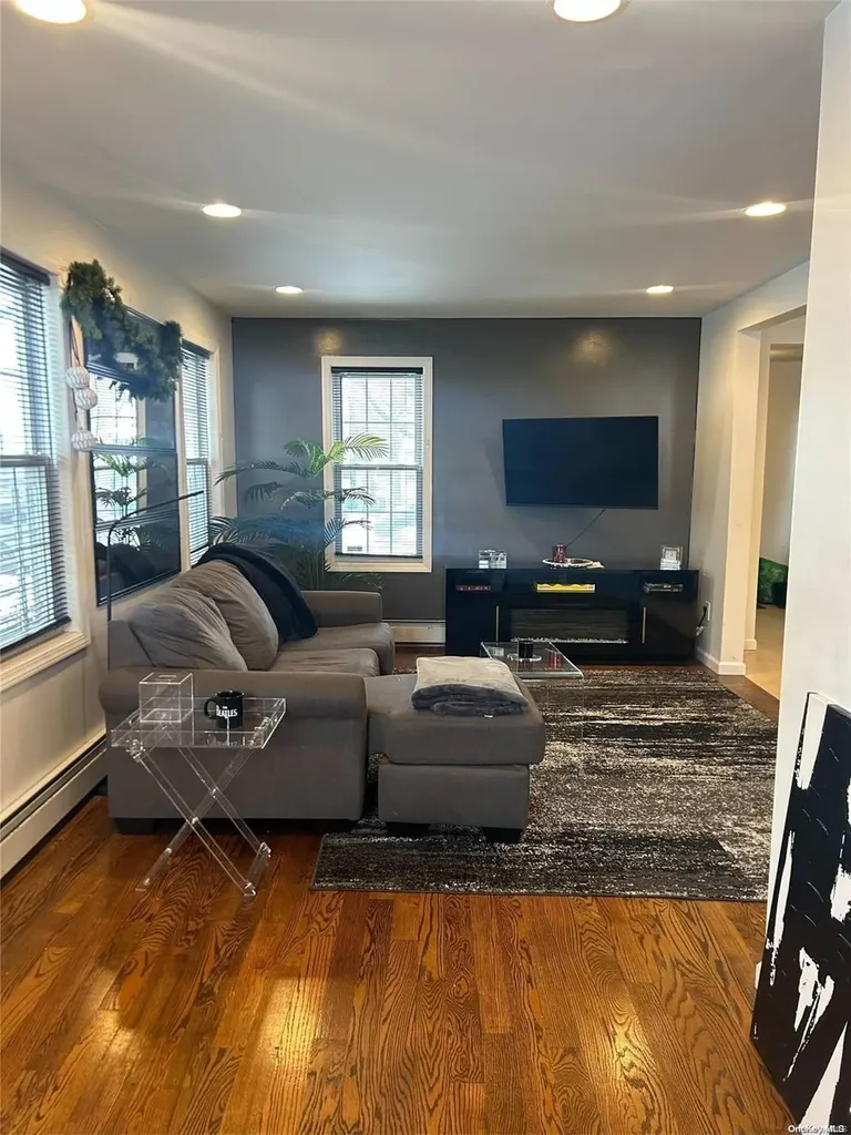 191-17 112th Road Saint Albans NY 11412
