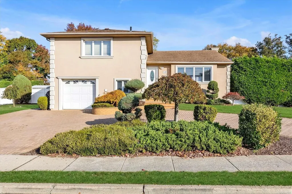115 Haypath Road Plainview NY 11803