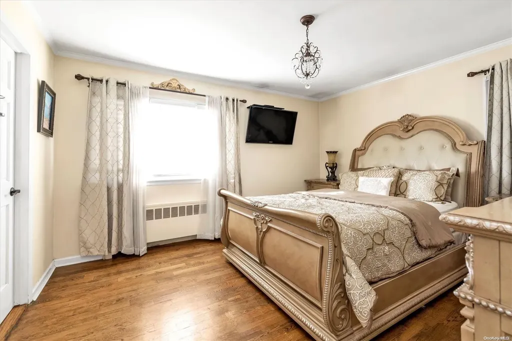 115 Haypath Road Plainview NY 11803