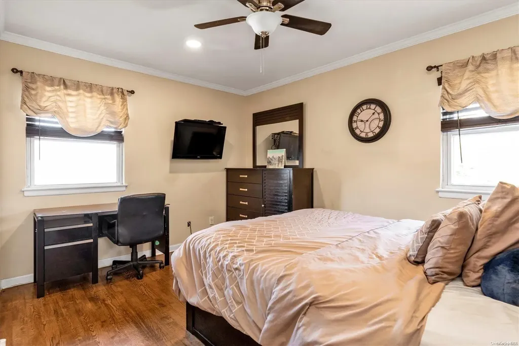 115 Haypath Road Plainview NY 11803