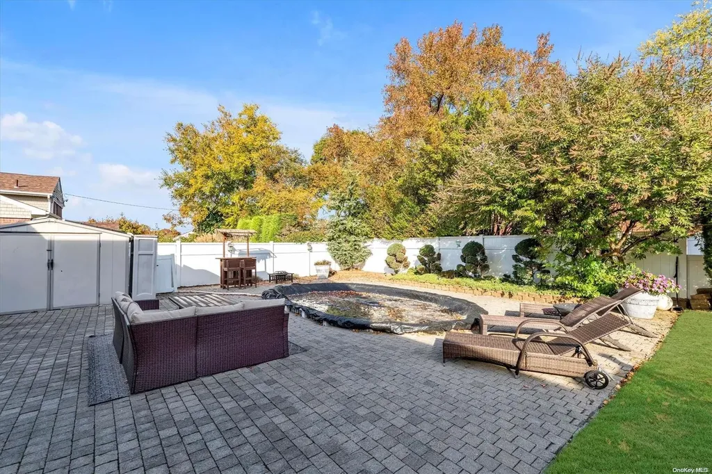 115 Haypath Road Plainview NY 11803