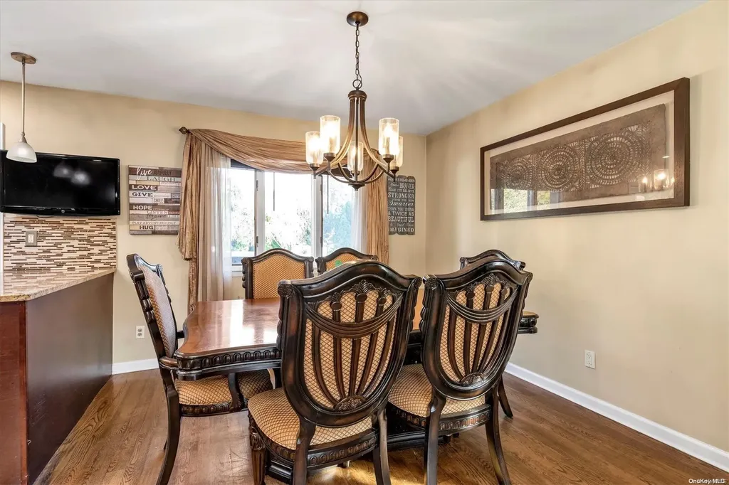 115 Haypath Road Plainview NY 11803