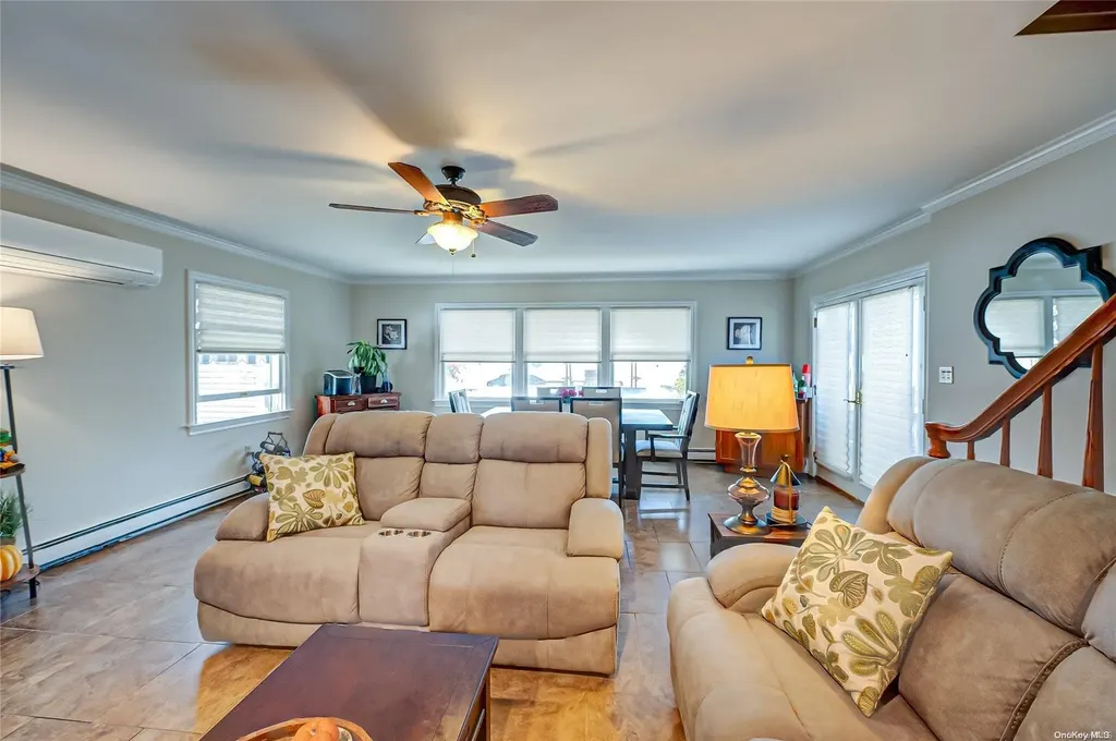 8 Swallow Lane Levittown NY 11756