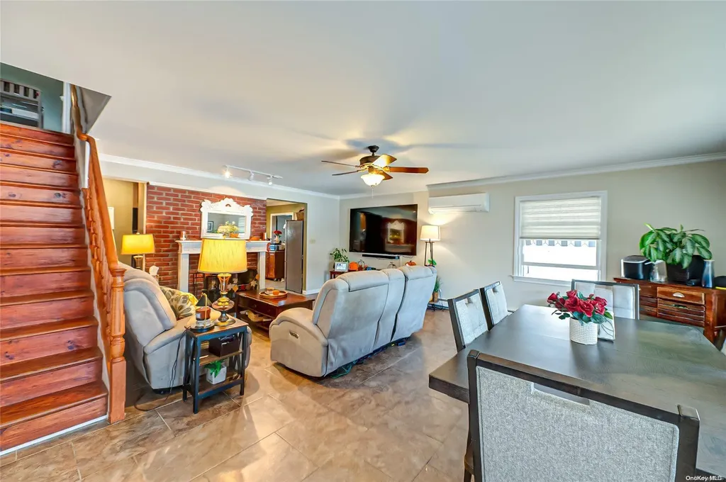 8 Swallow Lane Levittown NY 11756