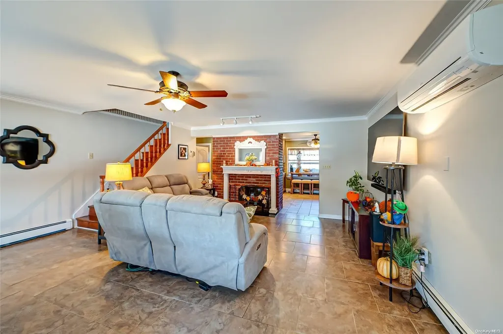 8 Swallow Lane Levittown NY 11756
