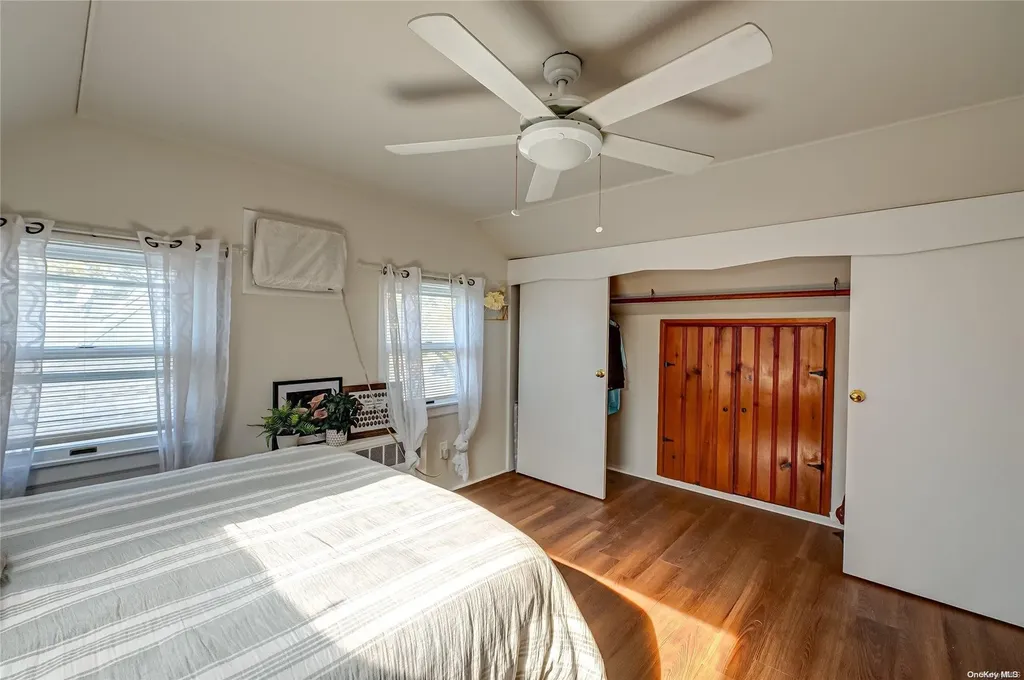 8 Swallow Lane Levittown NY 11756