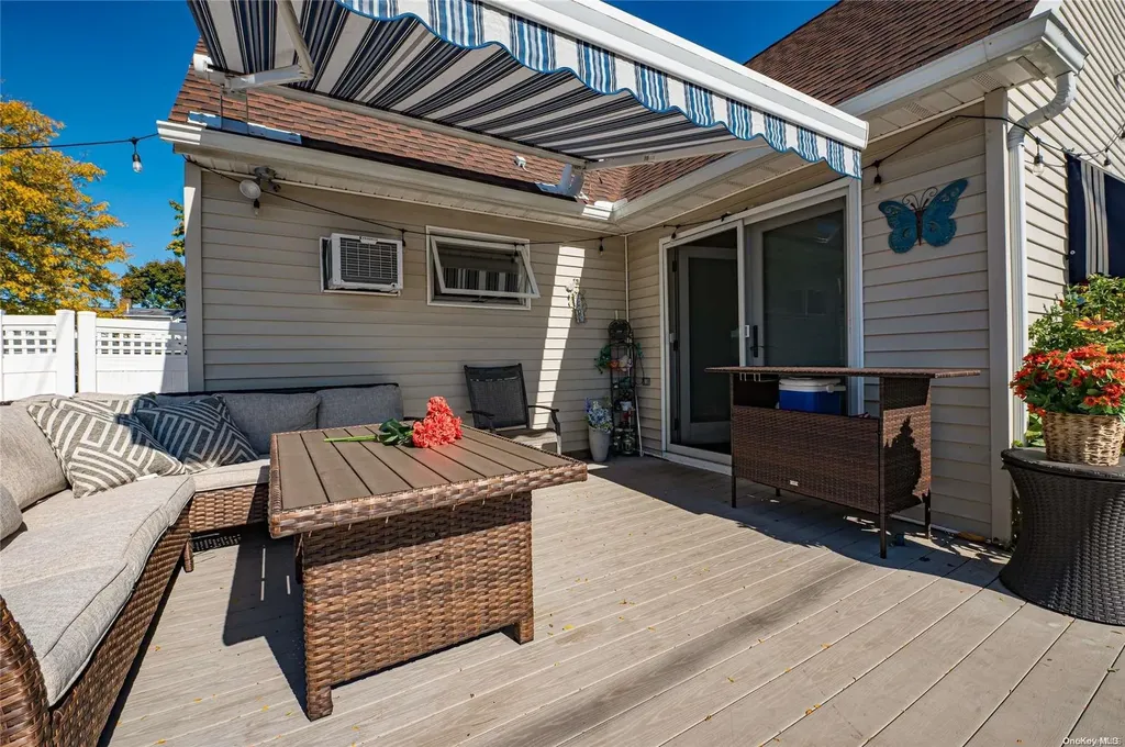 8 Swallow Lane Levittown NY 11756