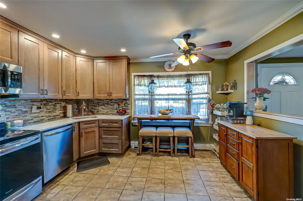 8 Swallow Lane Levittown NY 11756