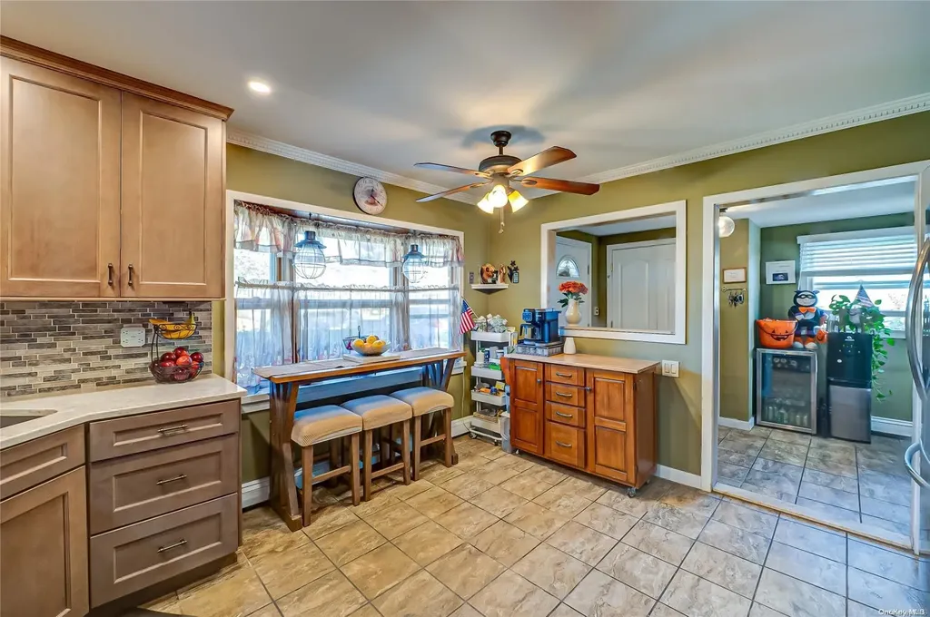 8 Swallow Lane Levittown NY 11756