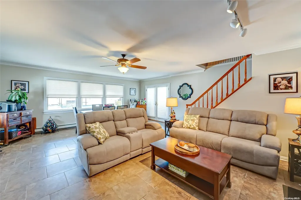 8 Swallow Lane Levittown NY 11756