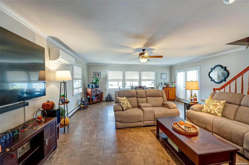 8 Swallow Lane Levittown NY 11756