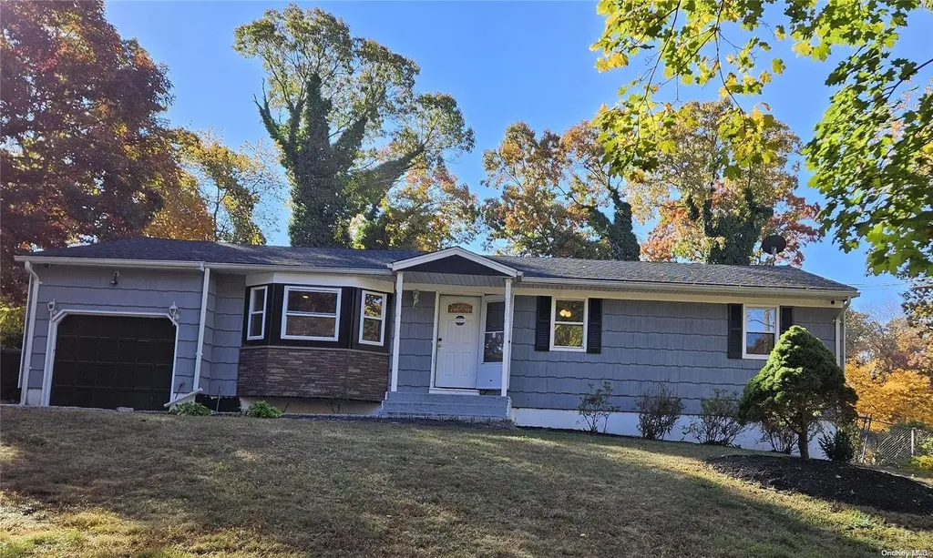 8 Fairway Drive Middle Island NY 11953