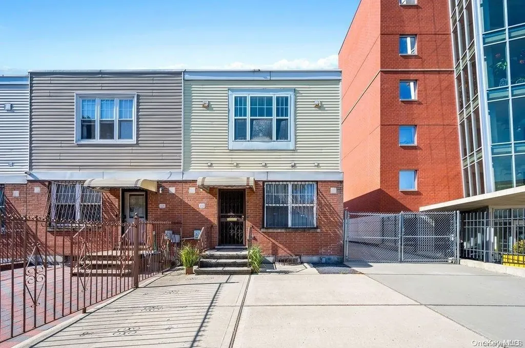 424 Snediker Avenue Brooklyn NY 11207