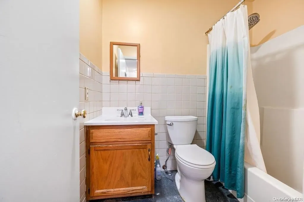 424 Snediker Avenue Brooklyn NY 11207