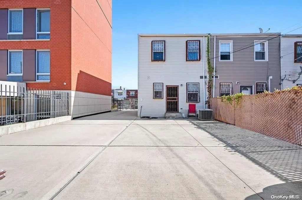 424 Snediker Avenue Brooklyn NY 11207