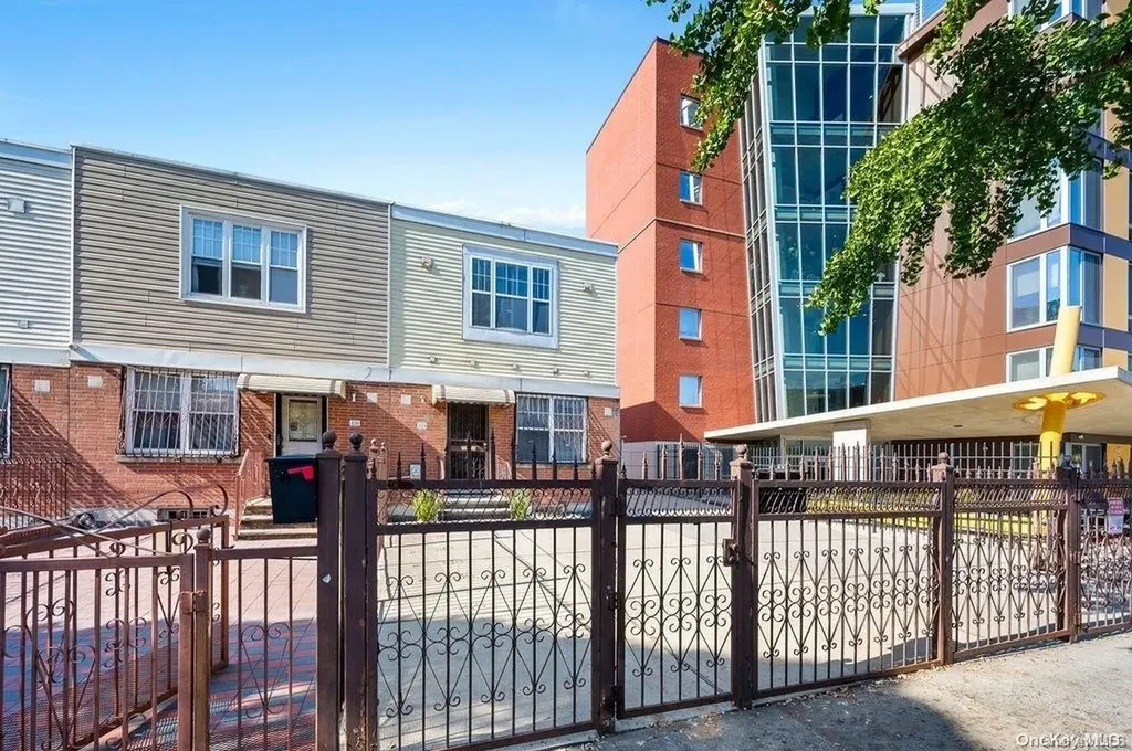 424 Snediker Avenue Brooklyn NY 11207