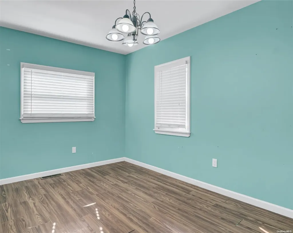 18 Schley Avenue Lindenhurst NY 11757