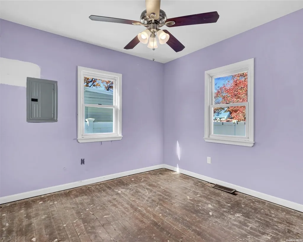 18 Schley Avenue Lindenhurst NY 11757