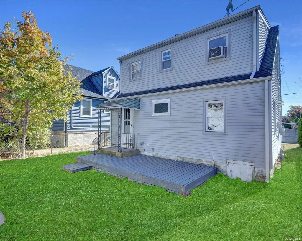 18 Schley Avenue Lindenhurst NY 11757