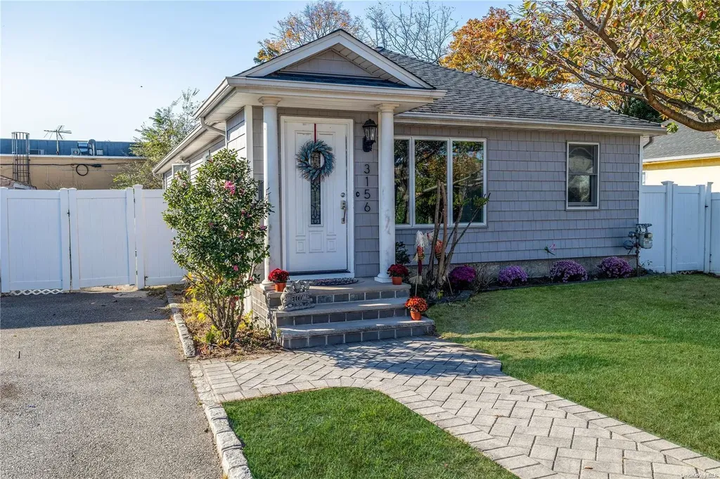 3156 4th Street Oceanside NY 11572