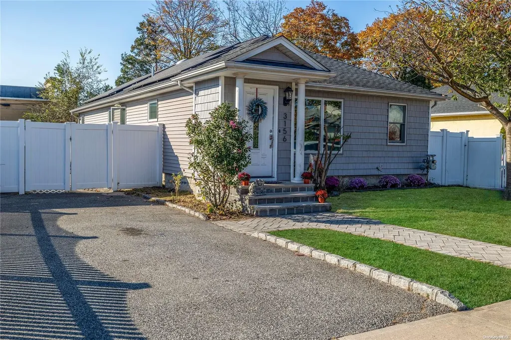 3156 4th Street Oceanside NY 11572
