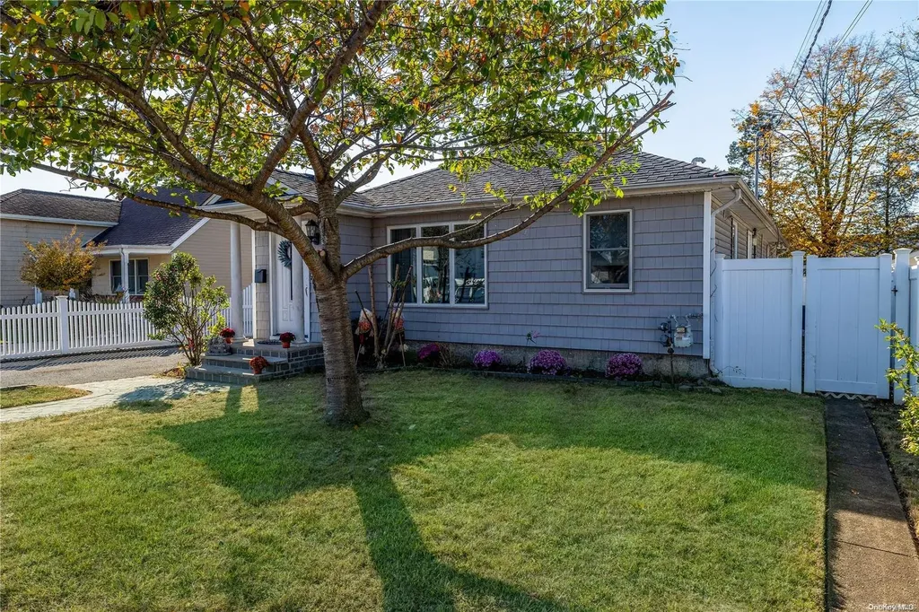 3156 4th Street Oceanside NY 11572
