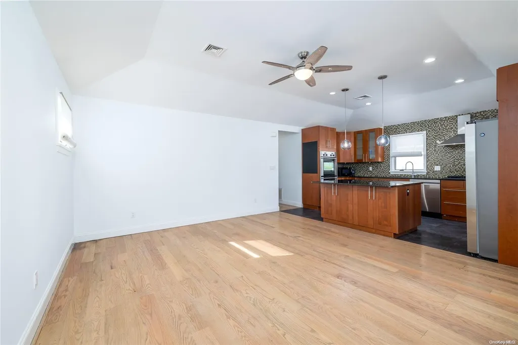3156 4th Street Oceanside NY 11572