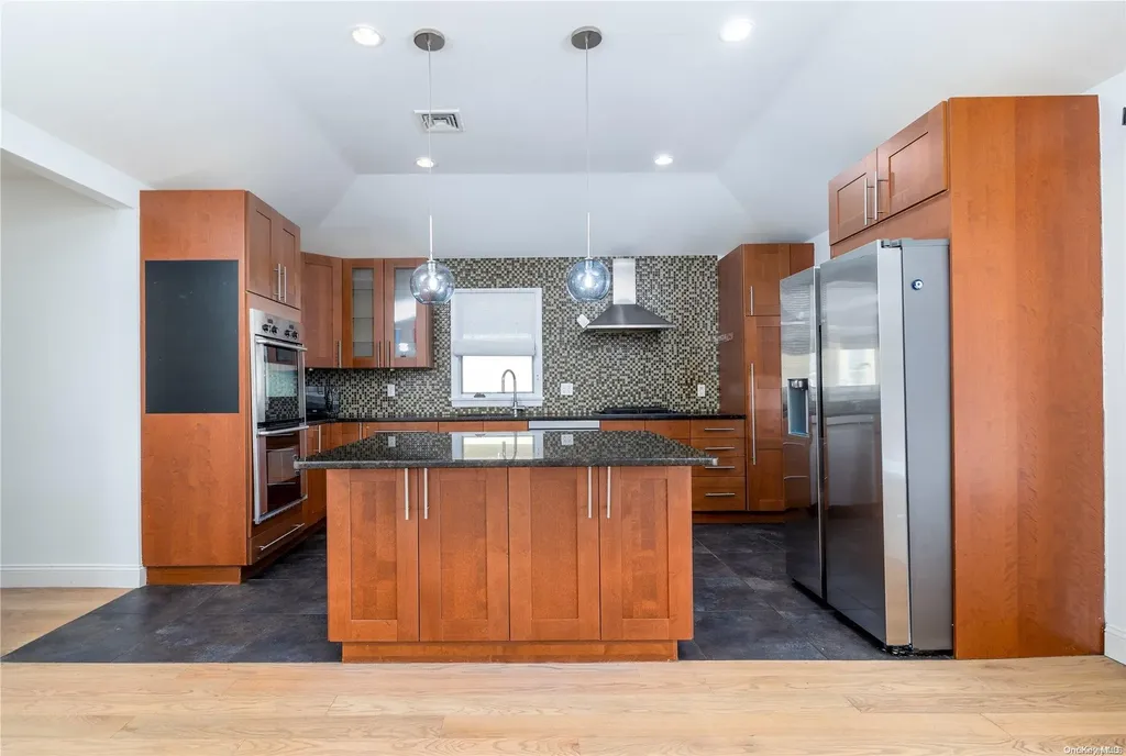 3156 4th Street Oceanside NY 11572