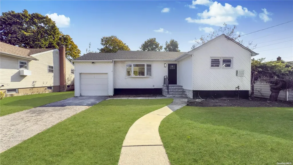 1280 Cambria Street Uniondale NY 11553