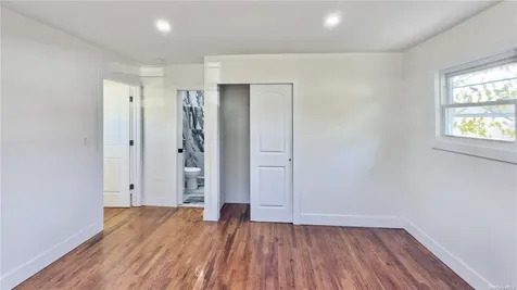 1280 Cambria Street Uniondale NY 11553