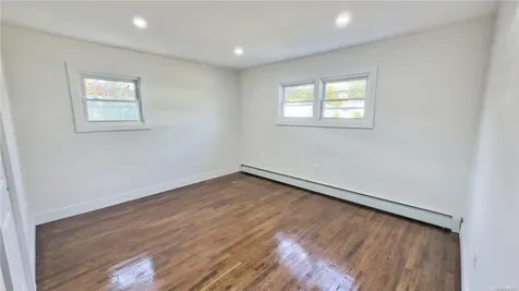 1280 Cambria Street Uniondale NY 11553