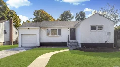 1280 Cambria Street Uniondale NY 11553
