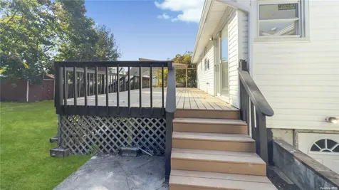 1280 Cambria Street Uniondale NY 11553