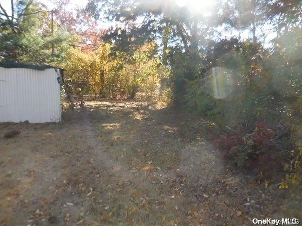 230 Calebs Path Brentwood NY 11717