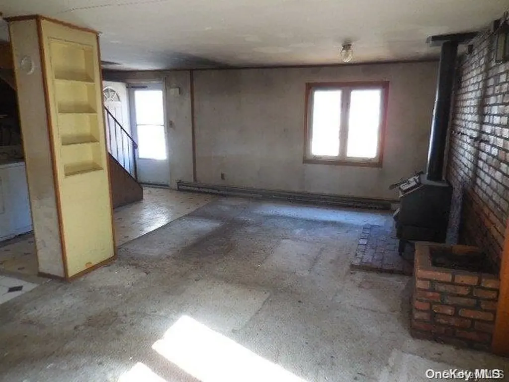 230 Calebs Path Brentwood NY 11717