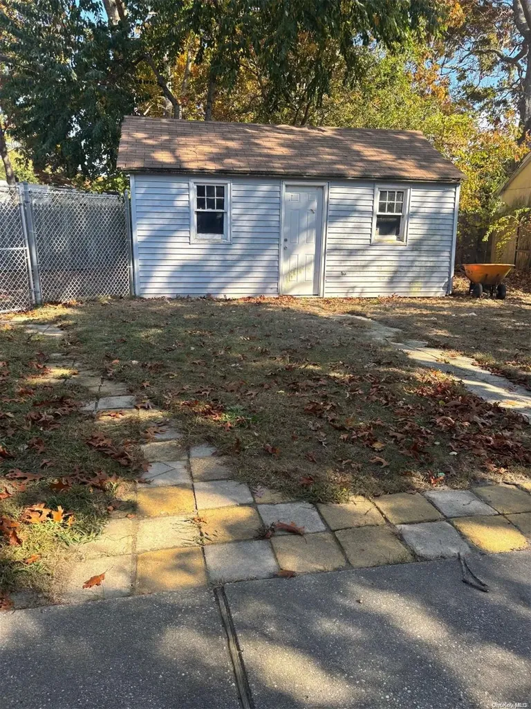 207 Monroe Drive Mastic Beach NY 11951