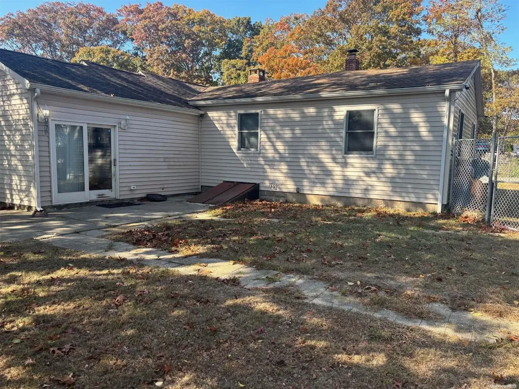 207 Monroe Drive Mastic Beach NY 11951