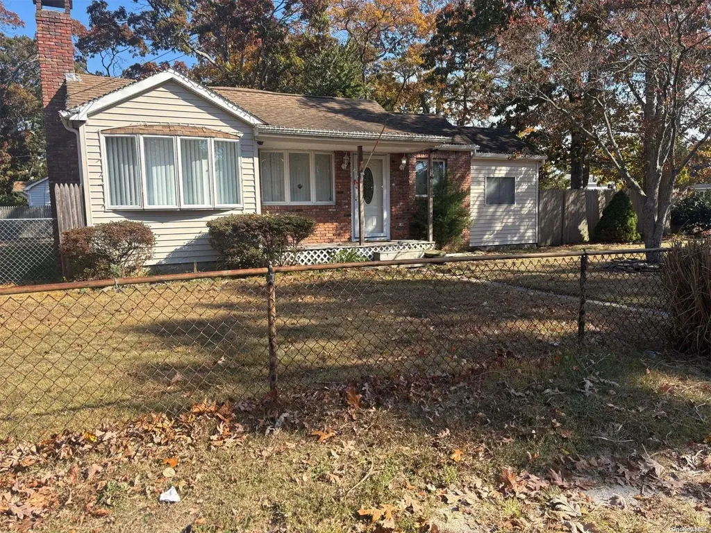207 Monroe Drive Mastic Beach NY 11951