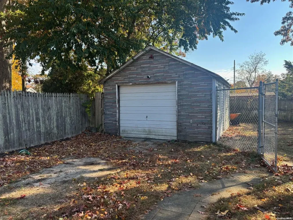 207 Monroe Drive Mastic Beach NY 11951