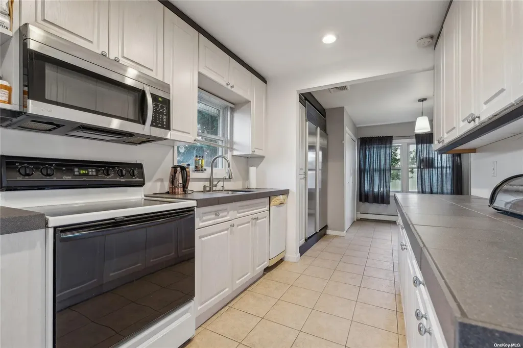 27 Essen Place Bethpage NY 11714